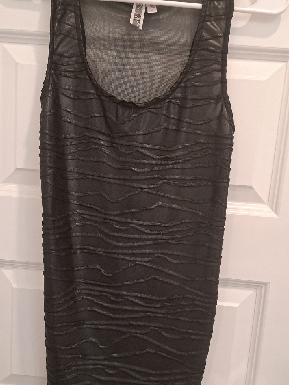 Textured Sleeveless Tank Top in Black